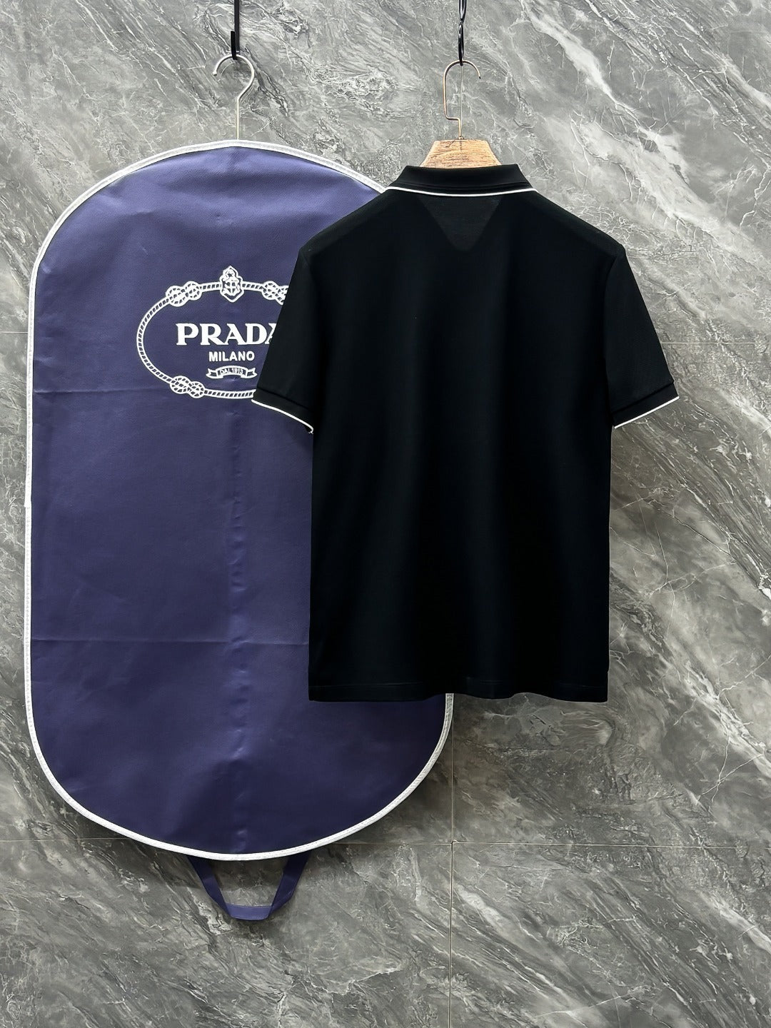 P t-shirt