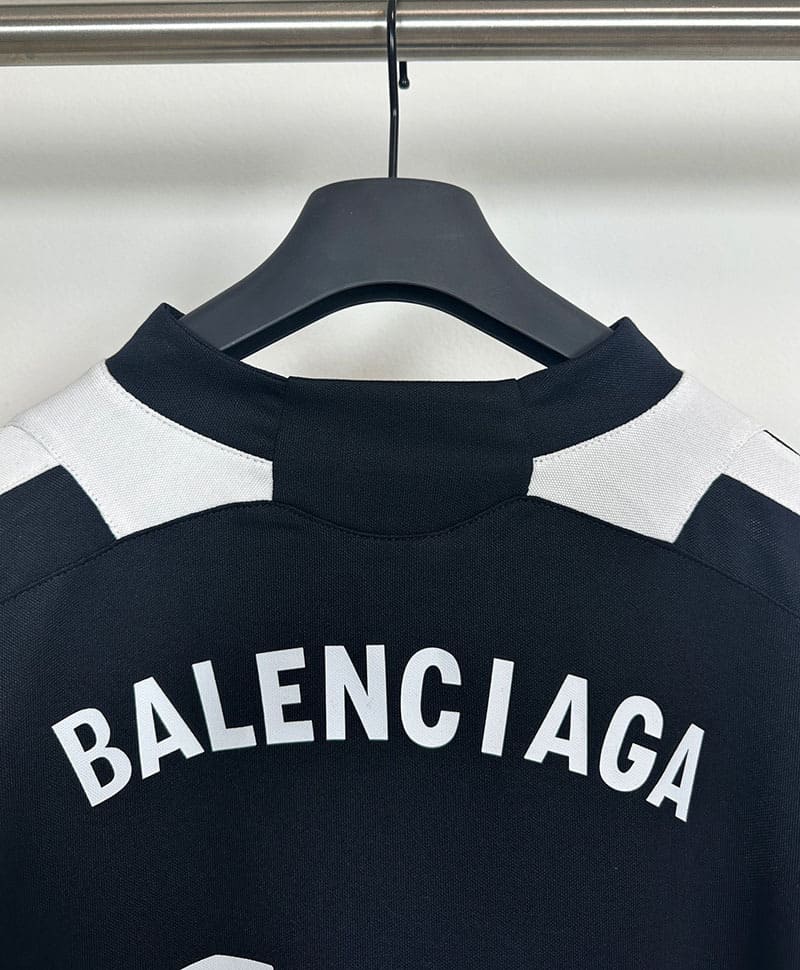B T-shirt