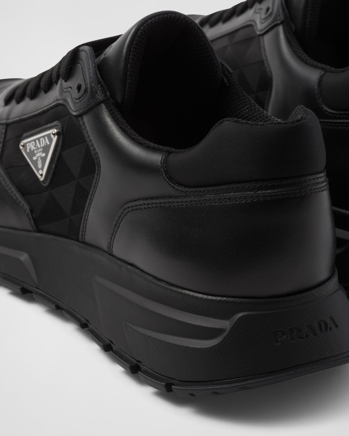 P Sneakers