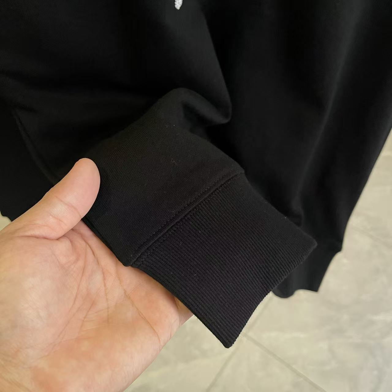 L hoodie