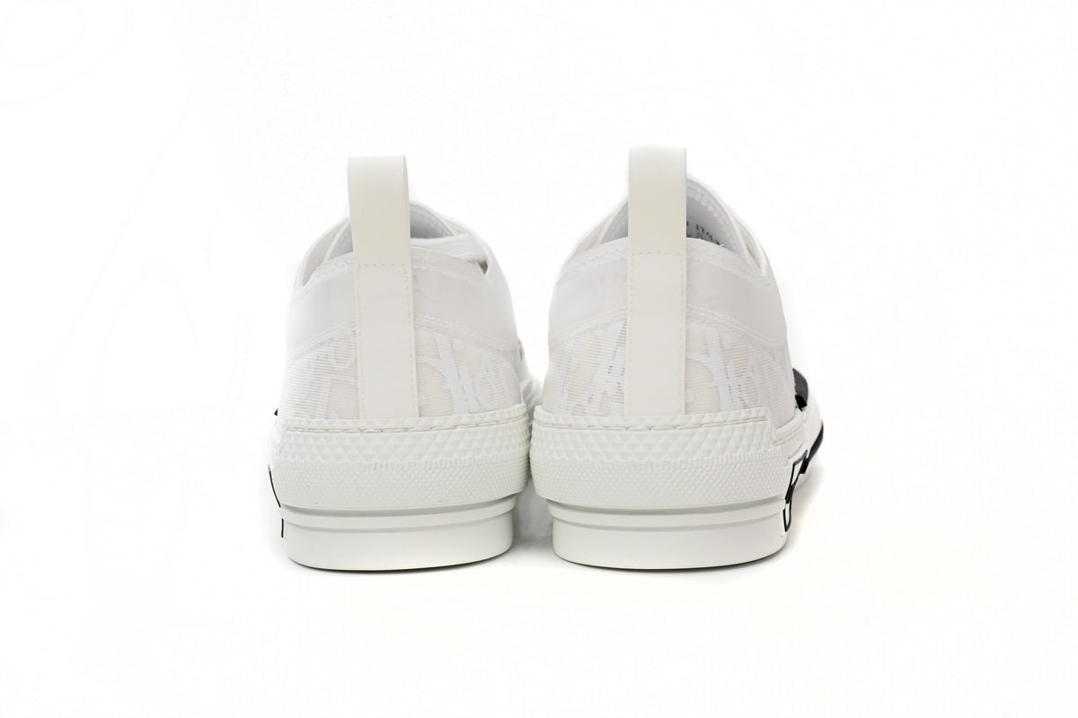 D Sneakaers stylish