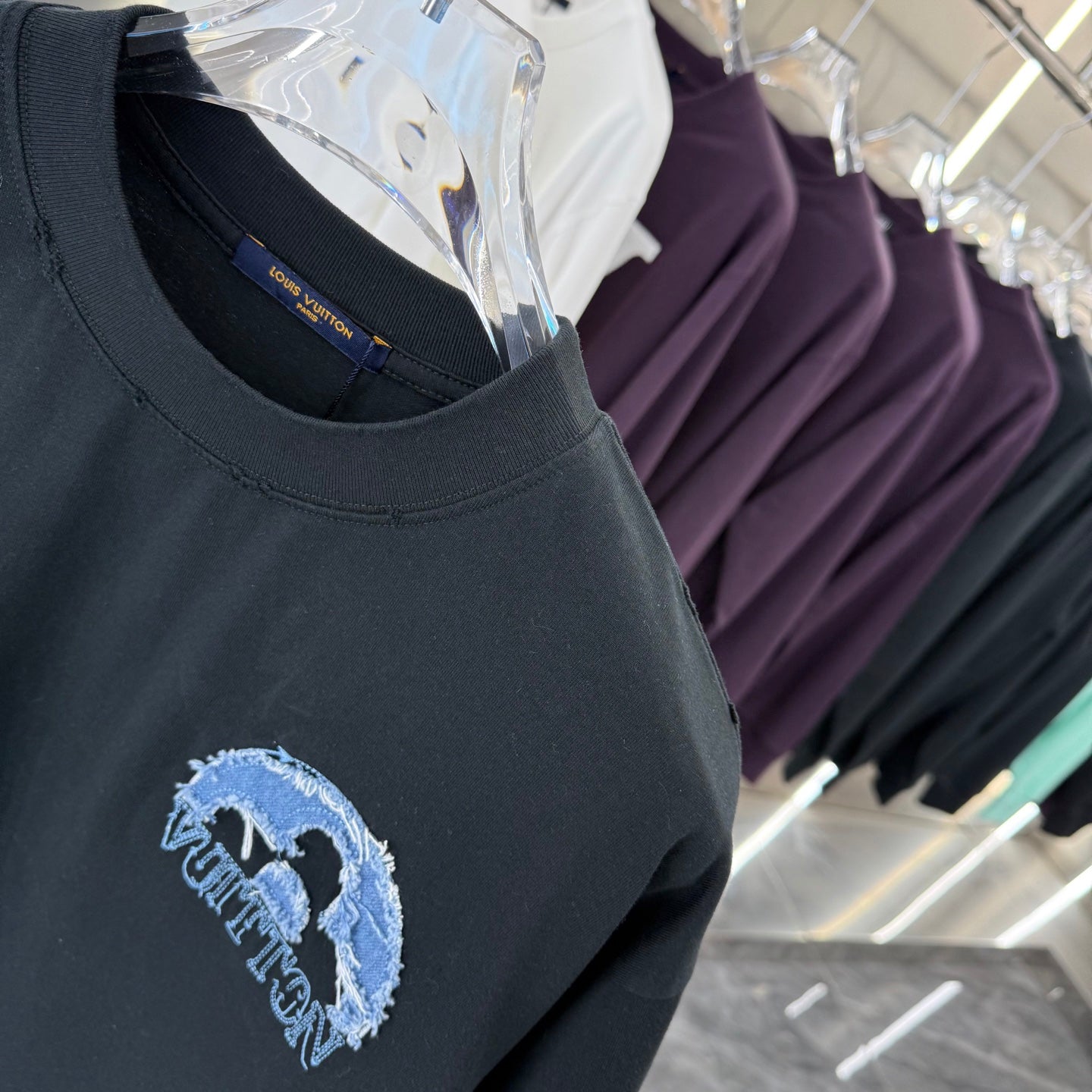 L t-shirt