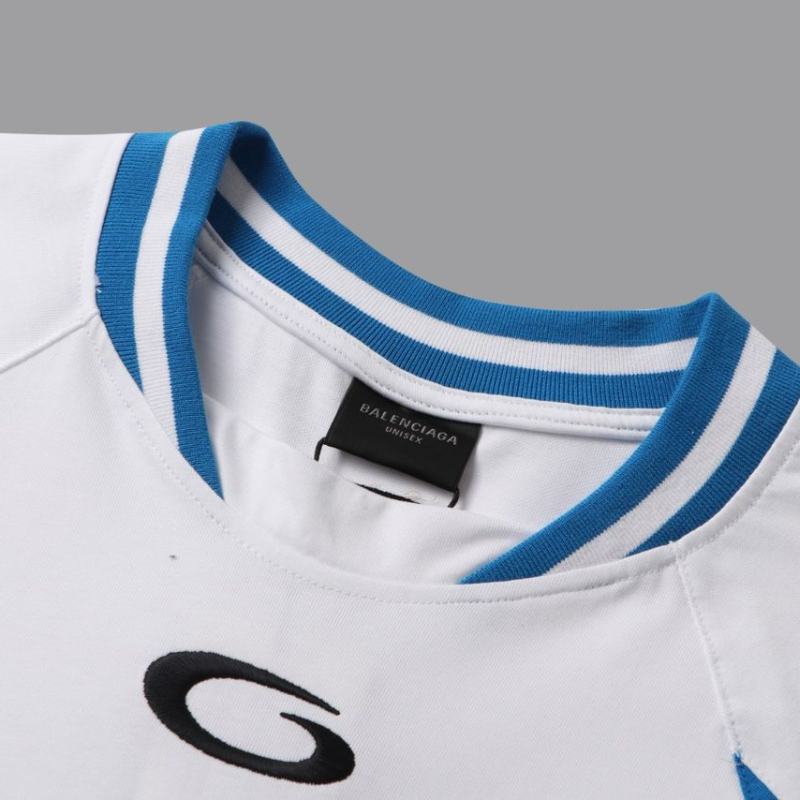 B T-shirt