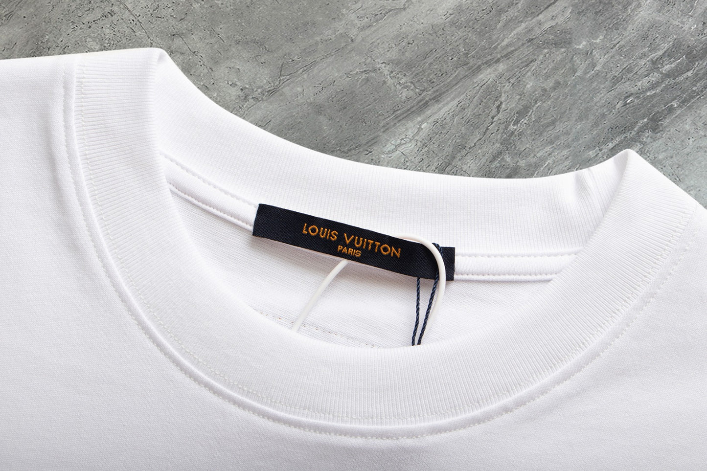 L t-shirt
