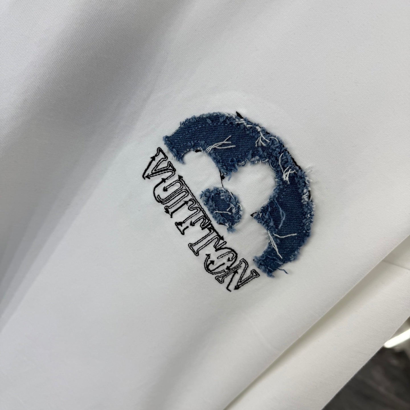 L t-shirt