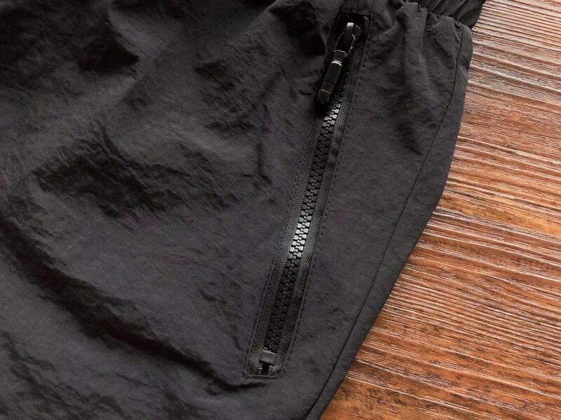 R Shorts 'Black'