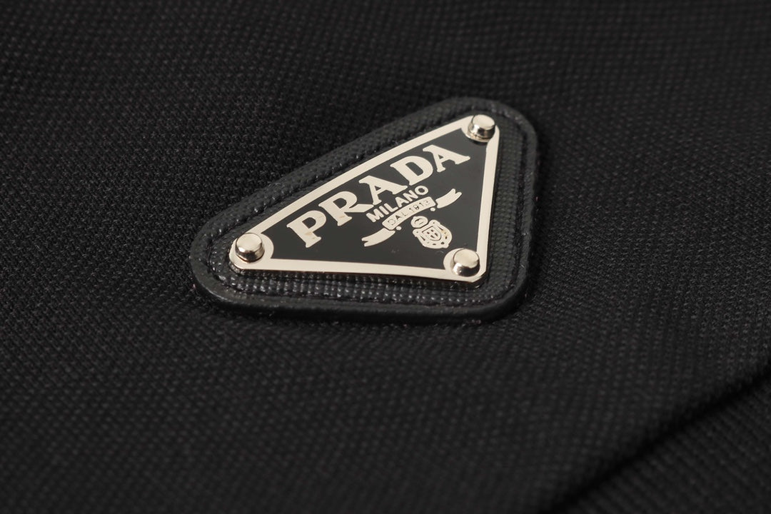 P t-shirt