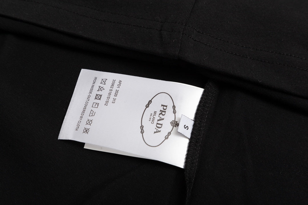 P t-shirt