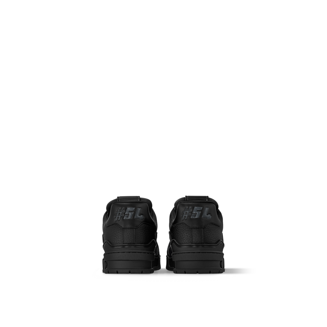 L Sneakers