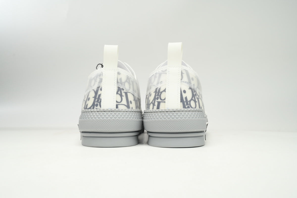 D Sneakaers stylish
