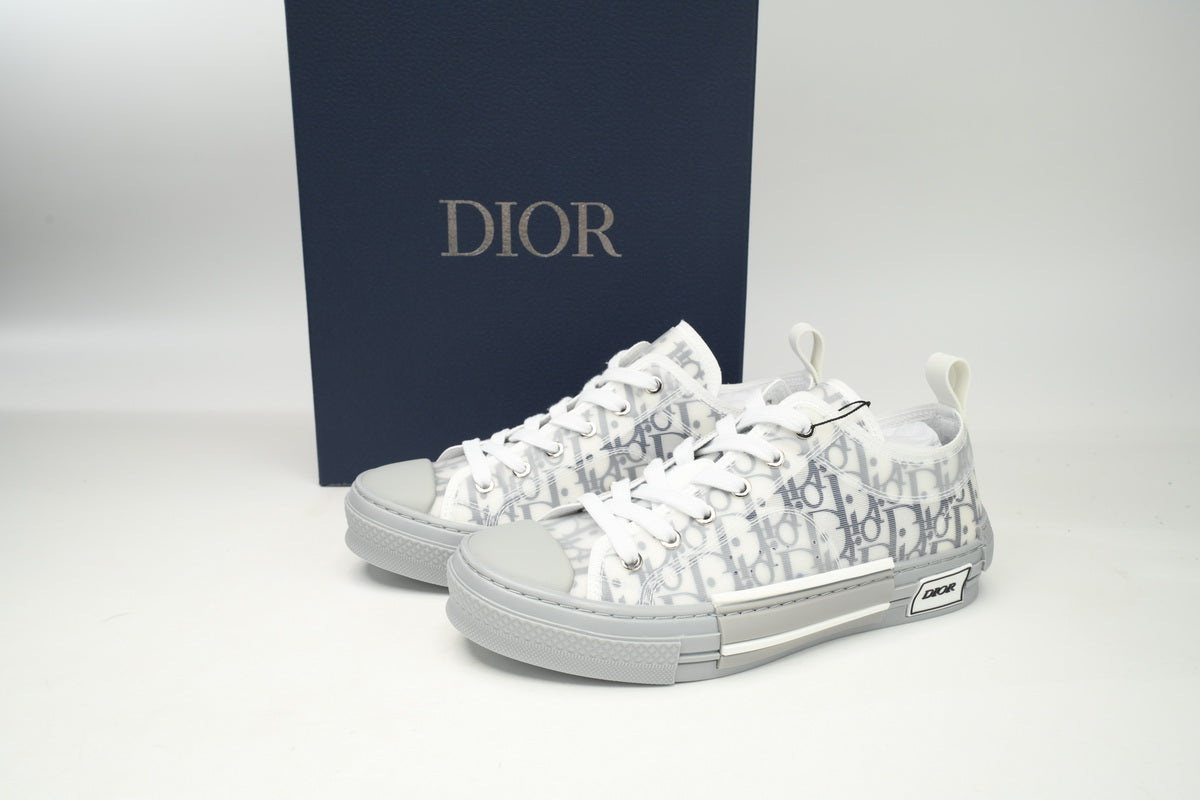 D Sneakaers stylish