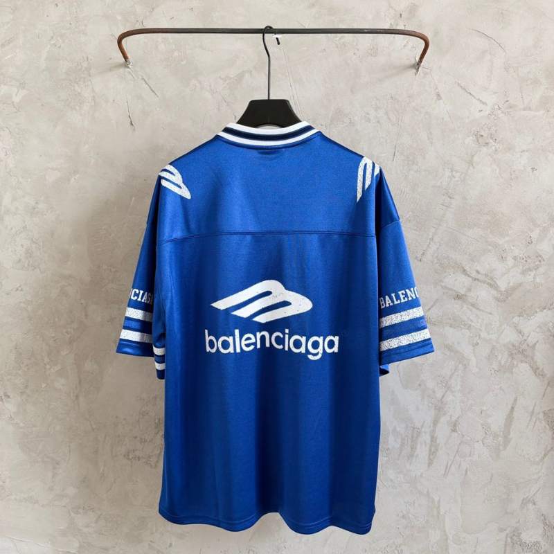B T-shirt