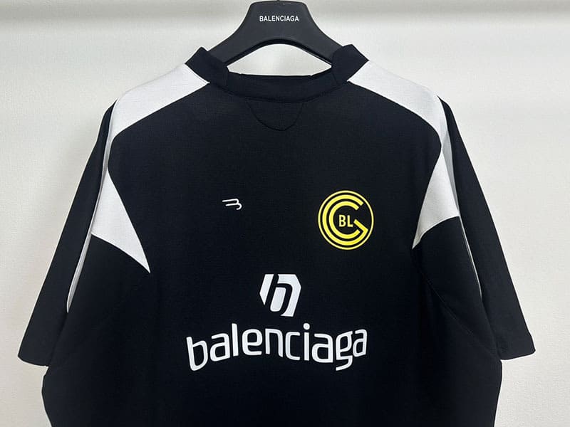 B T-shirt