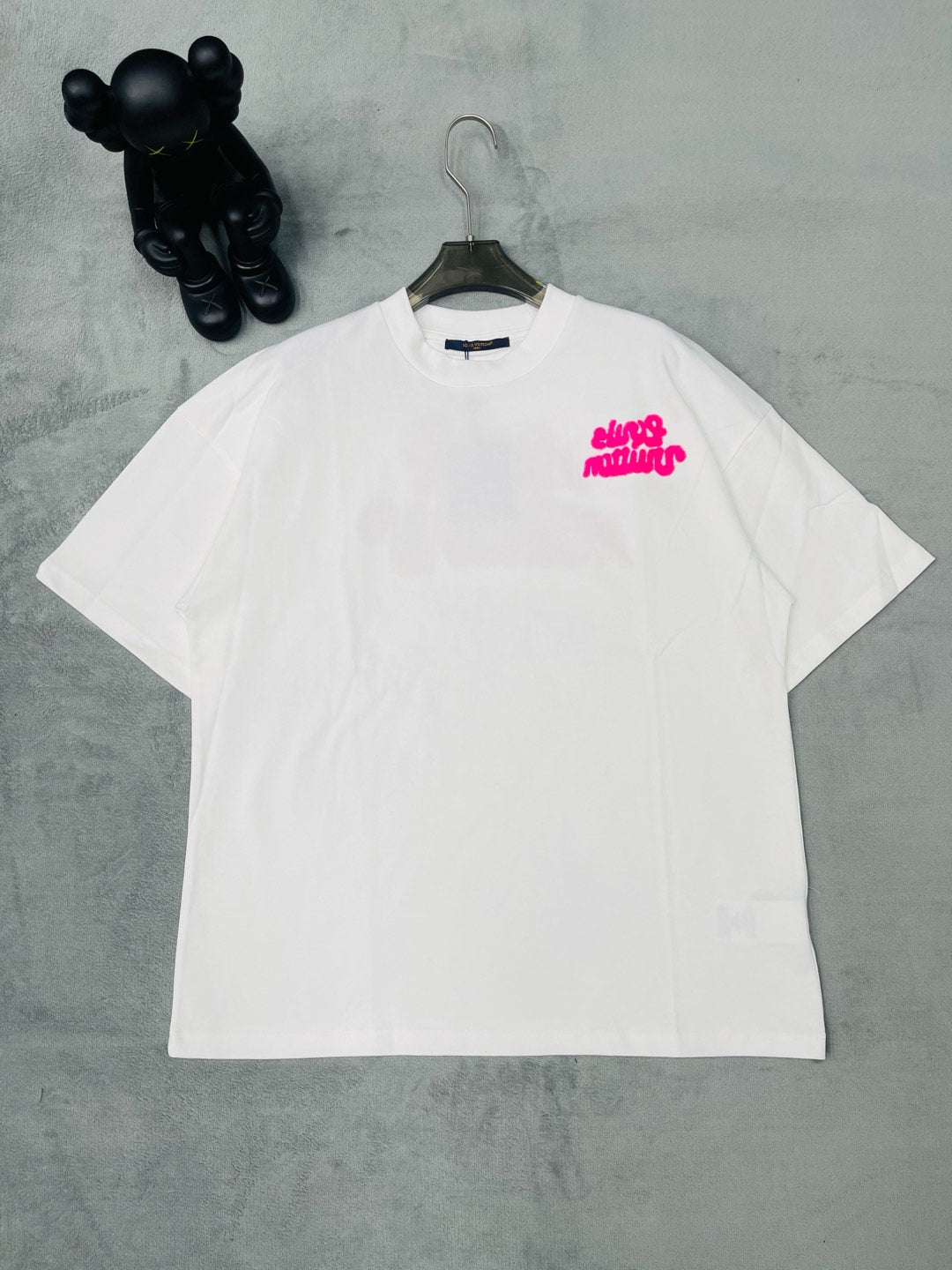 L t-shirt