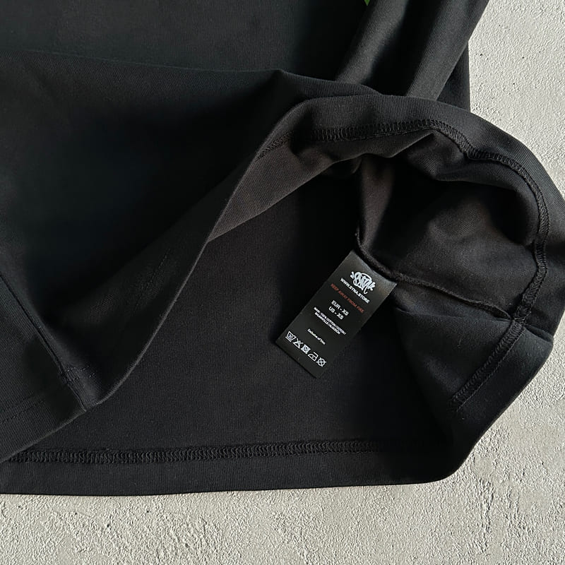 S t-shirt