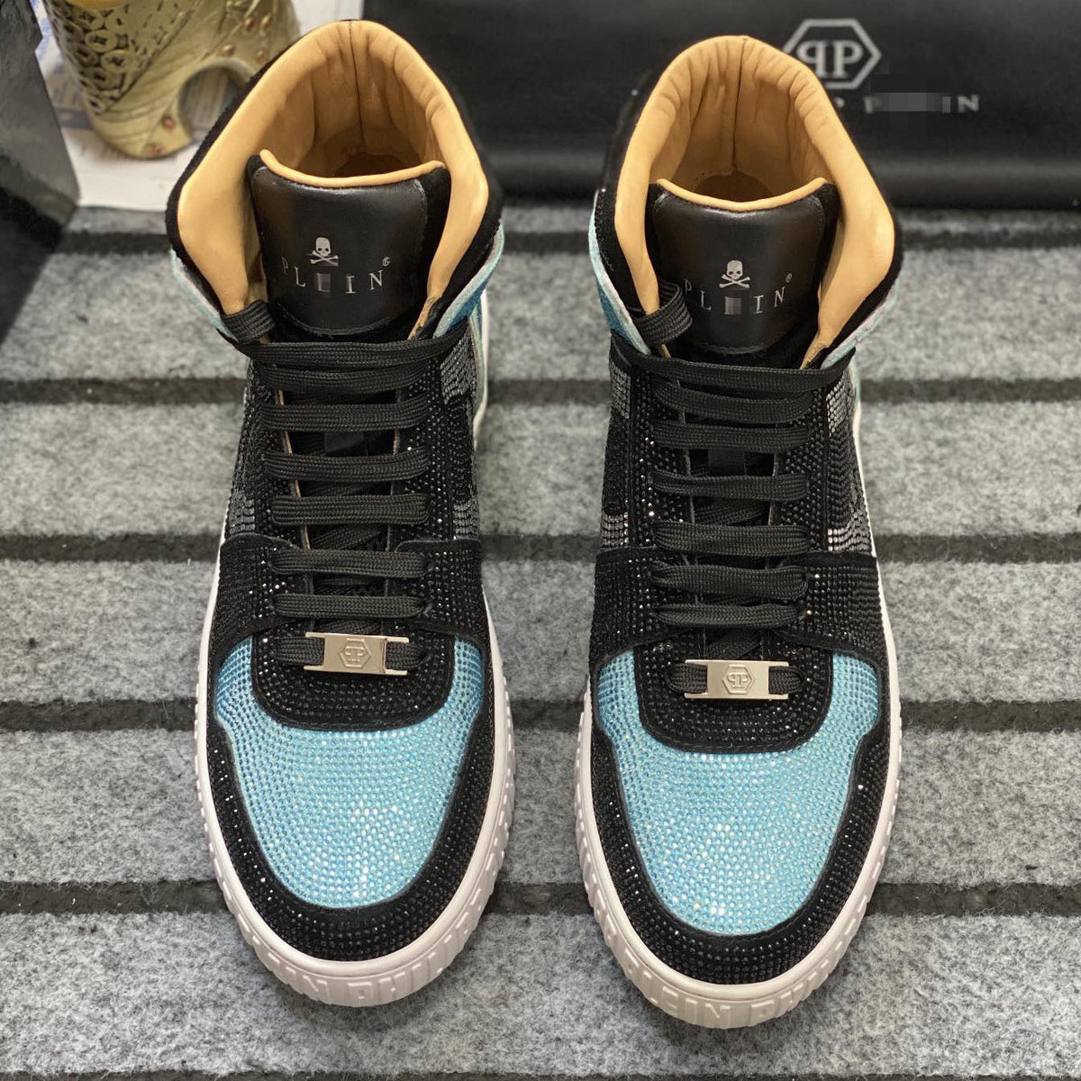 Sneakers