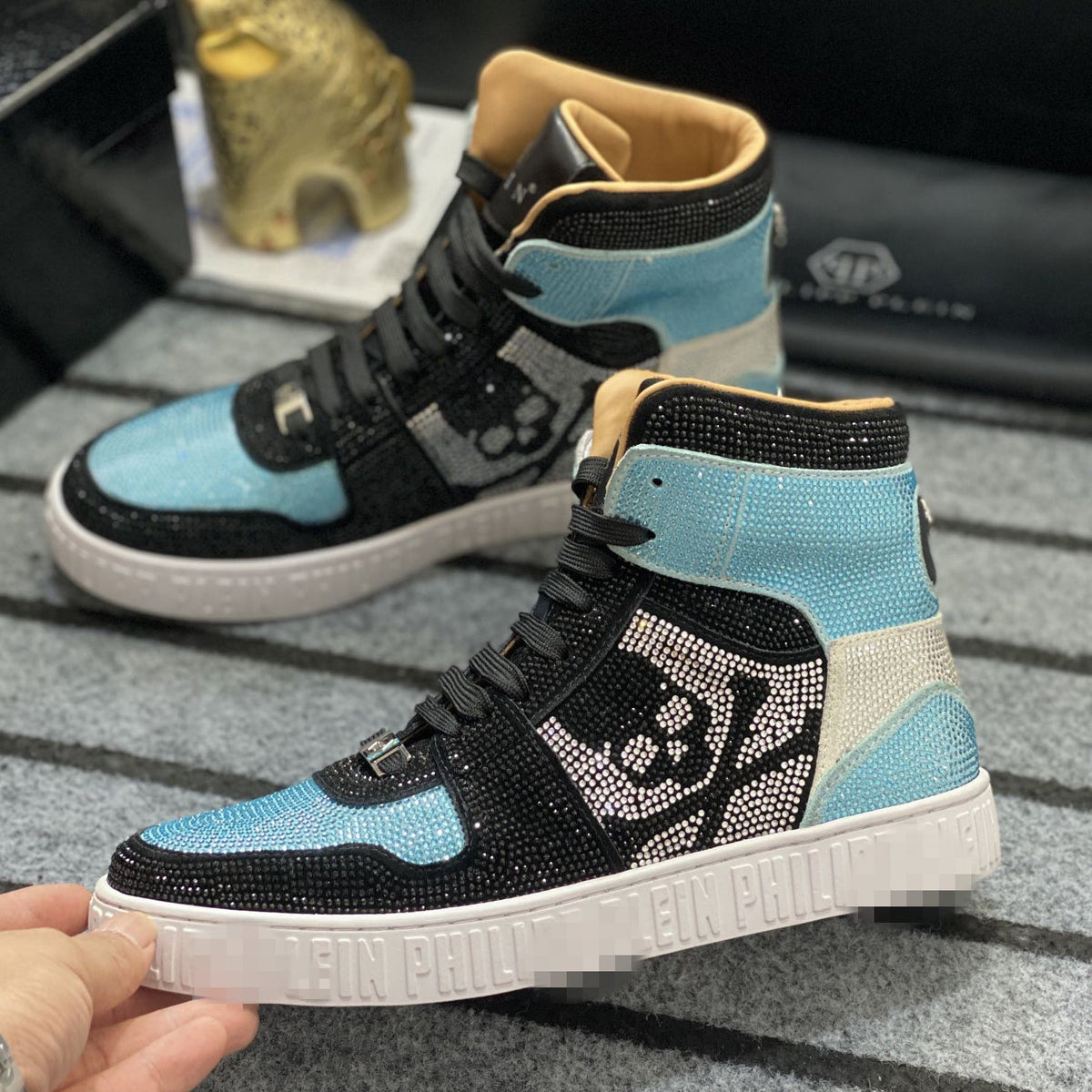 Sneakers