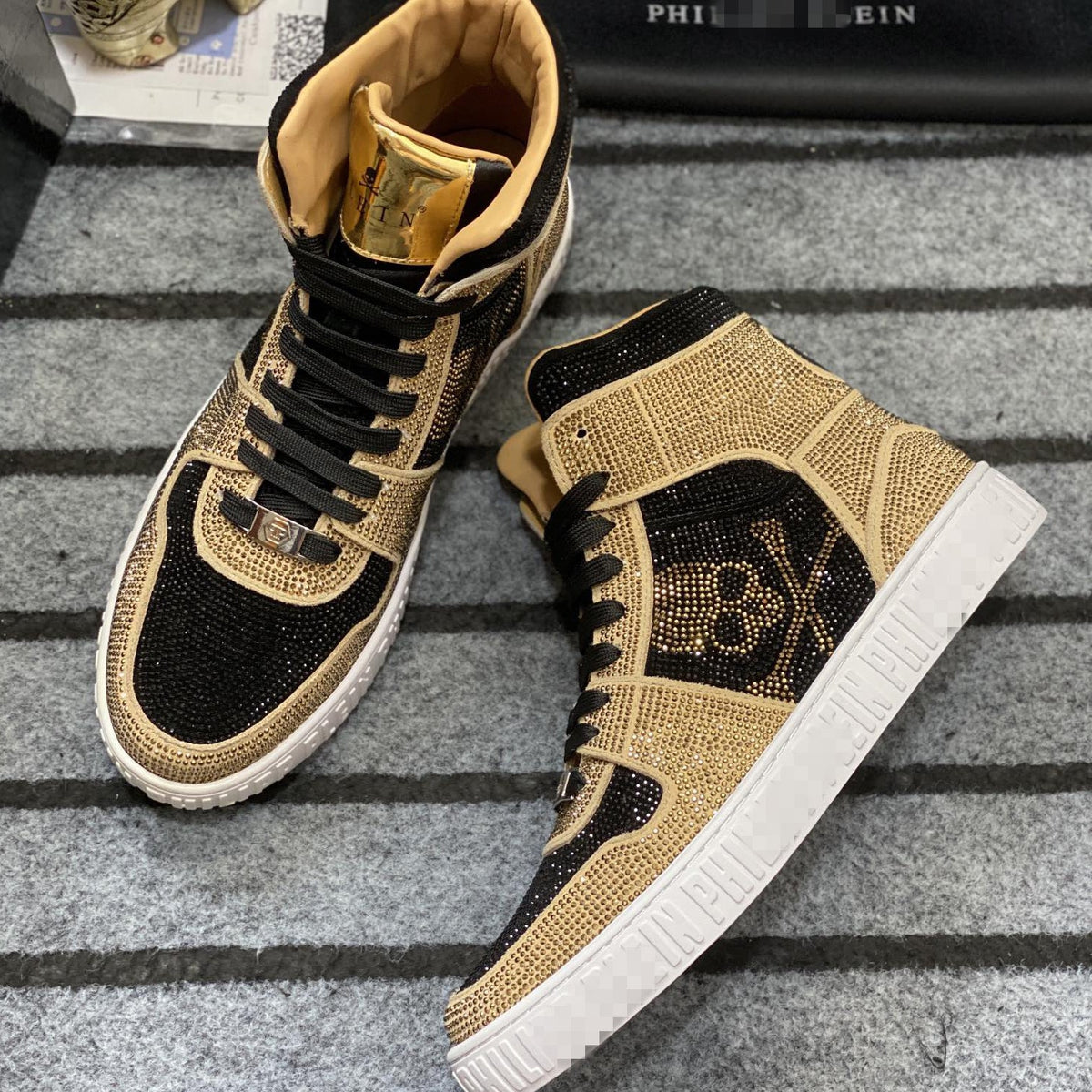 Sneakers