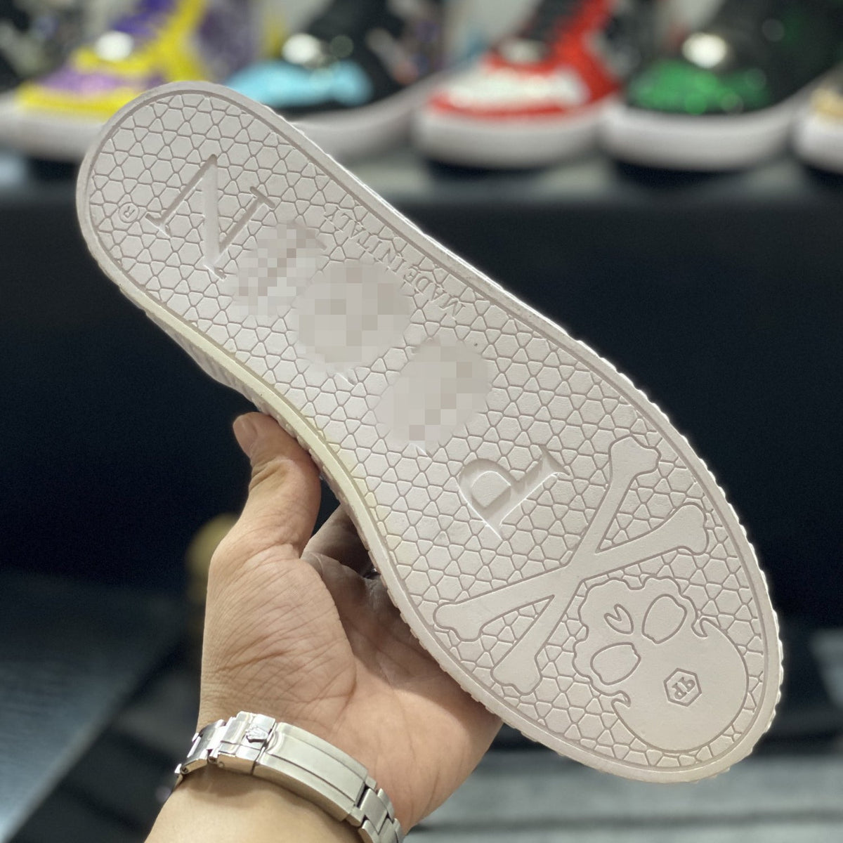 Sneakers