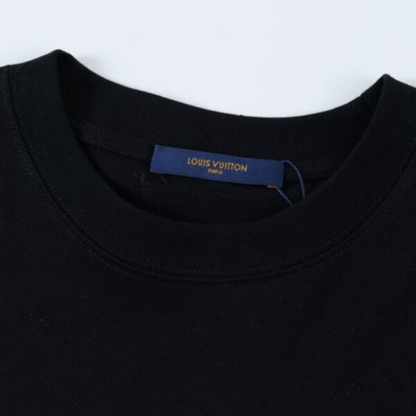 L t-shirt