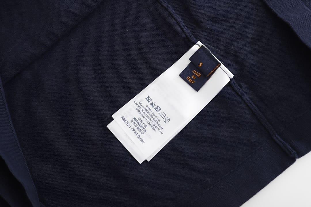 L t-shirt