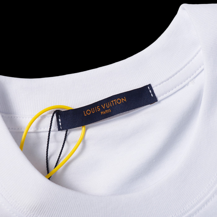 L t-shirt