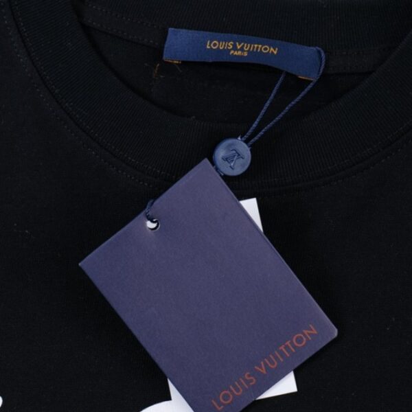 L t-shirt