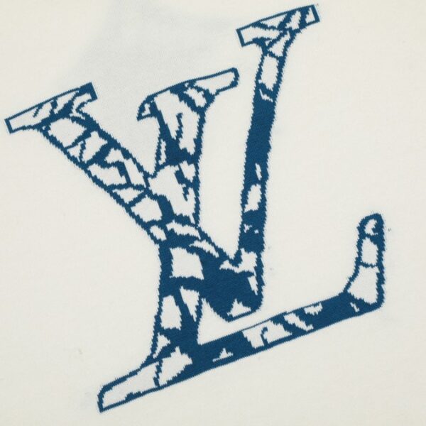 L t-shirt