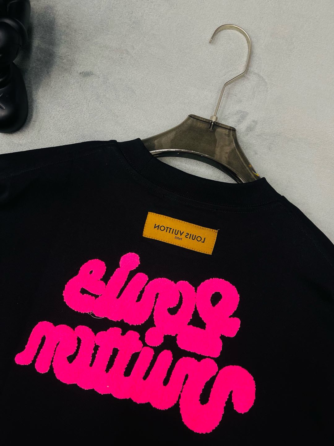L t-shirt