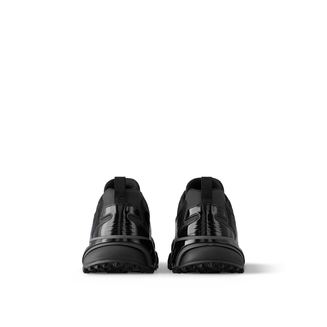 L Sneakers