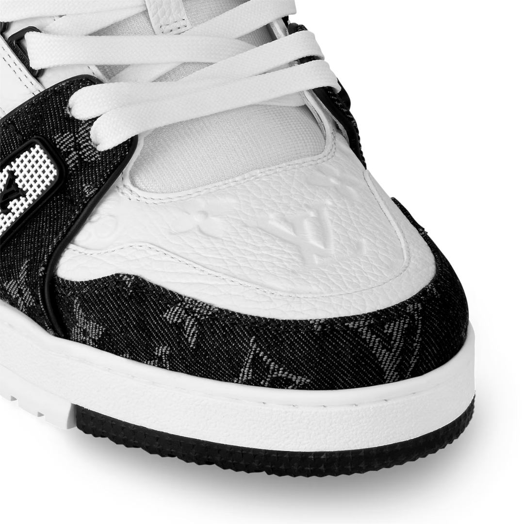 Monogram Black