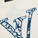 L t-shirt