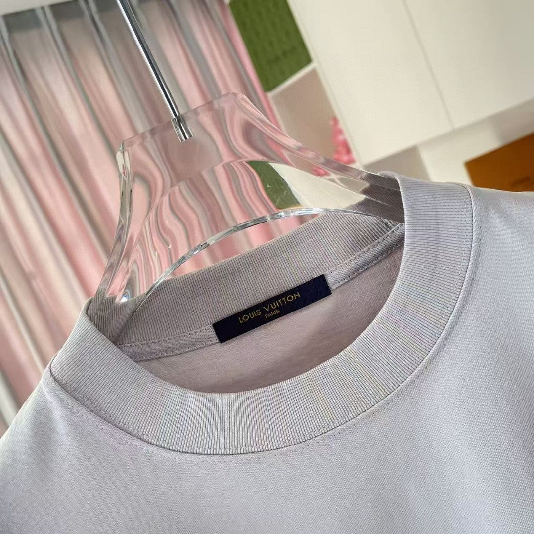 L t-shirt