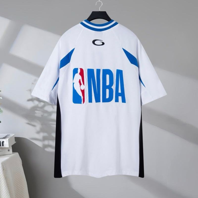B T-shirt