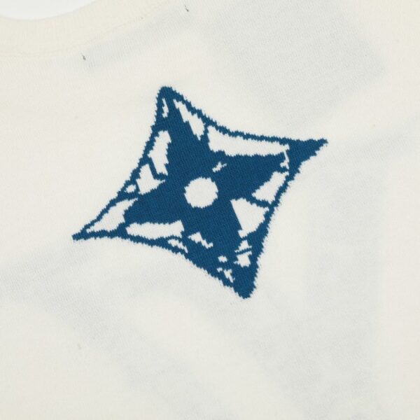 L t-shirt