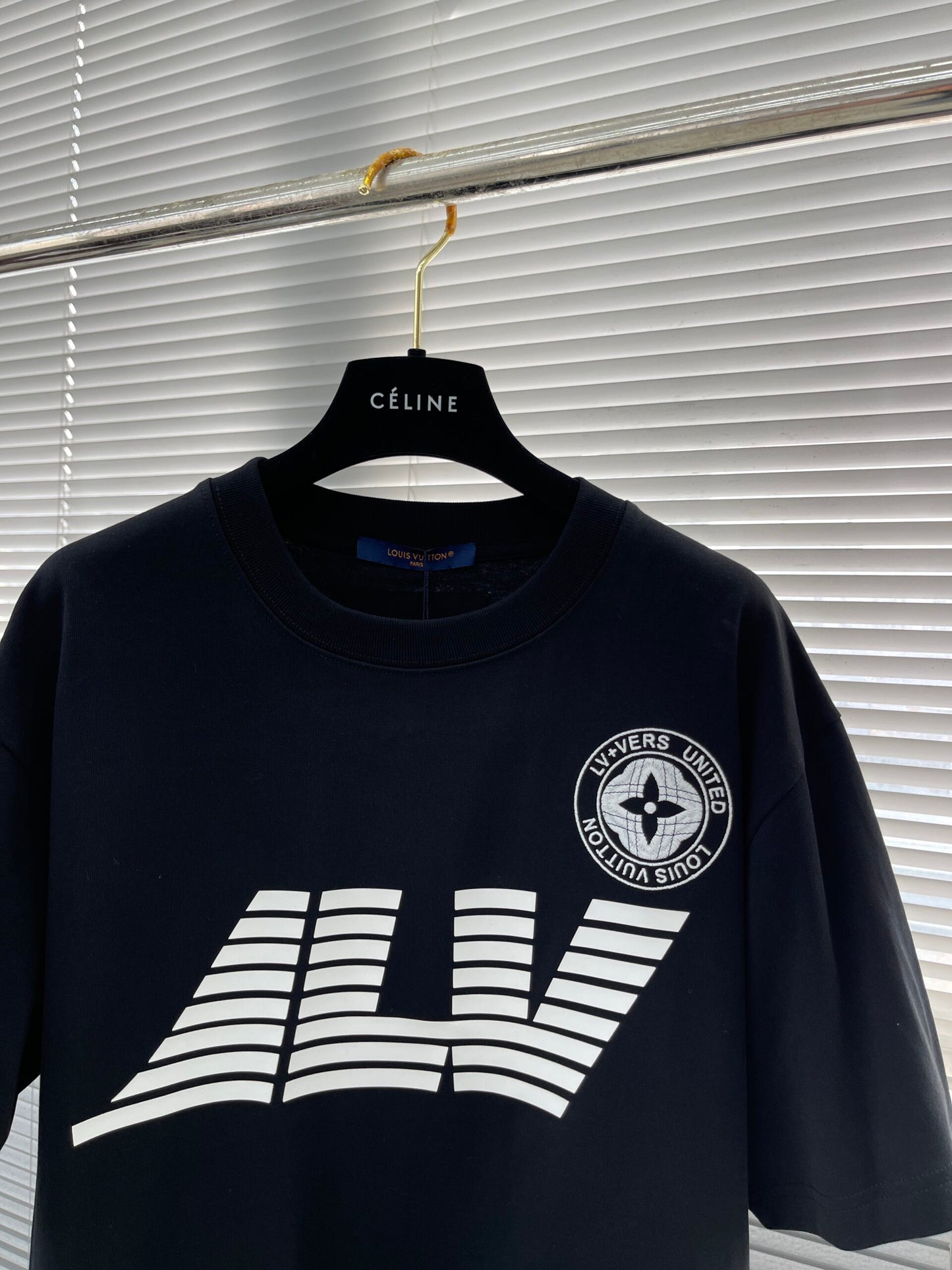 L t-shirt