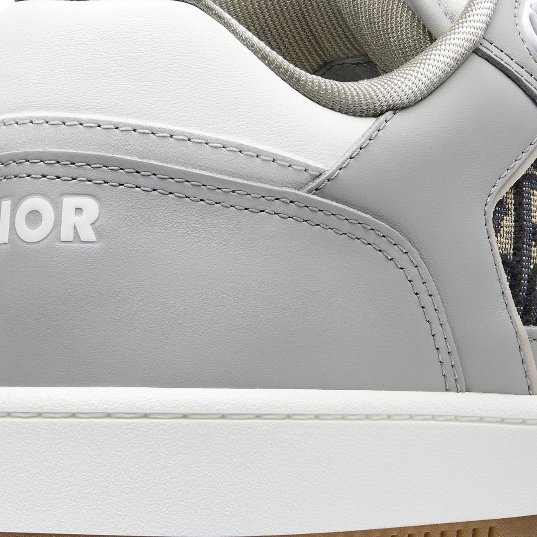 Monogram White Grey