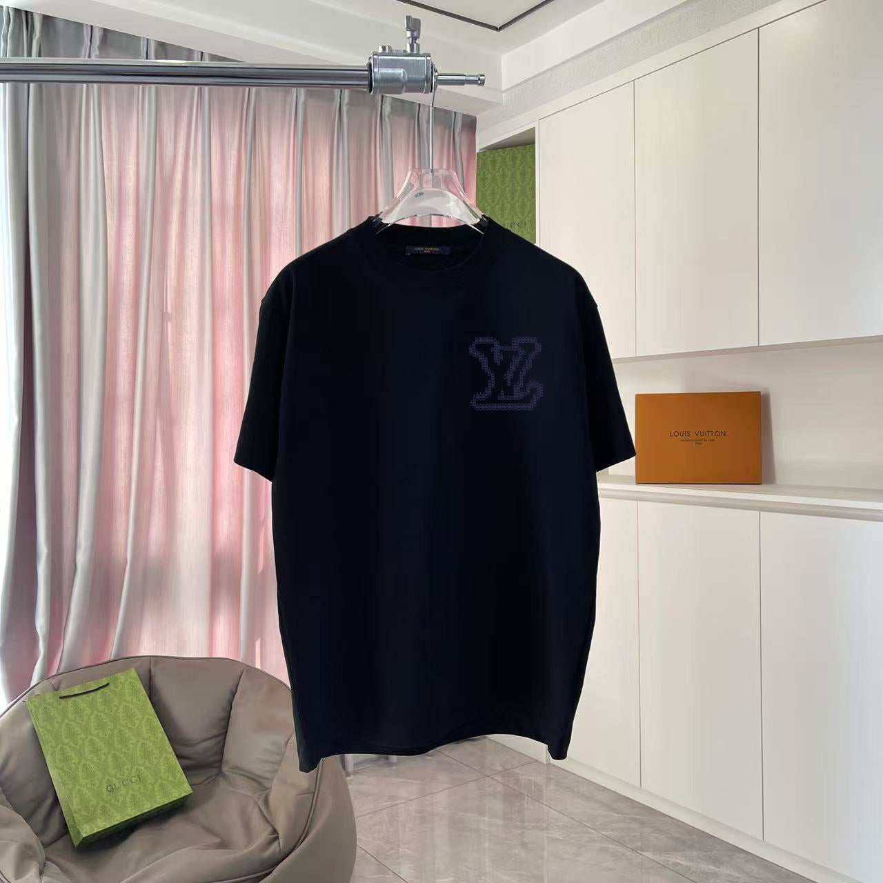 L t-shirt