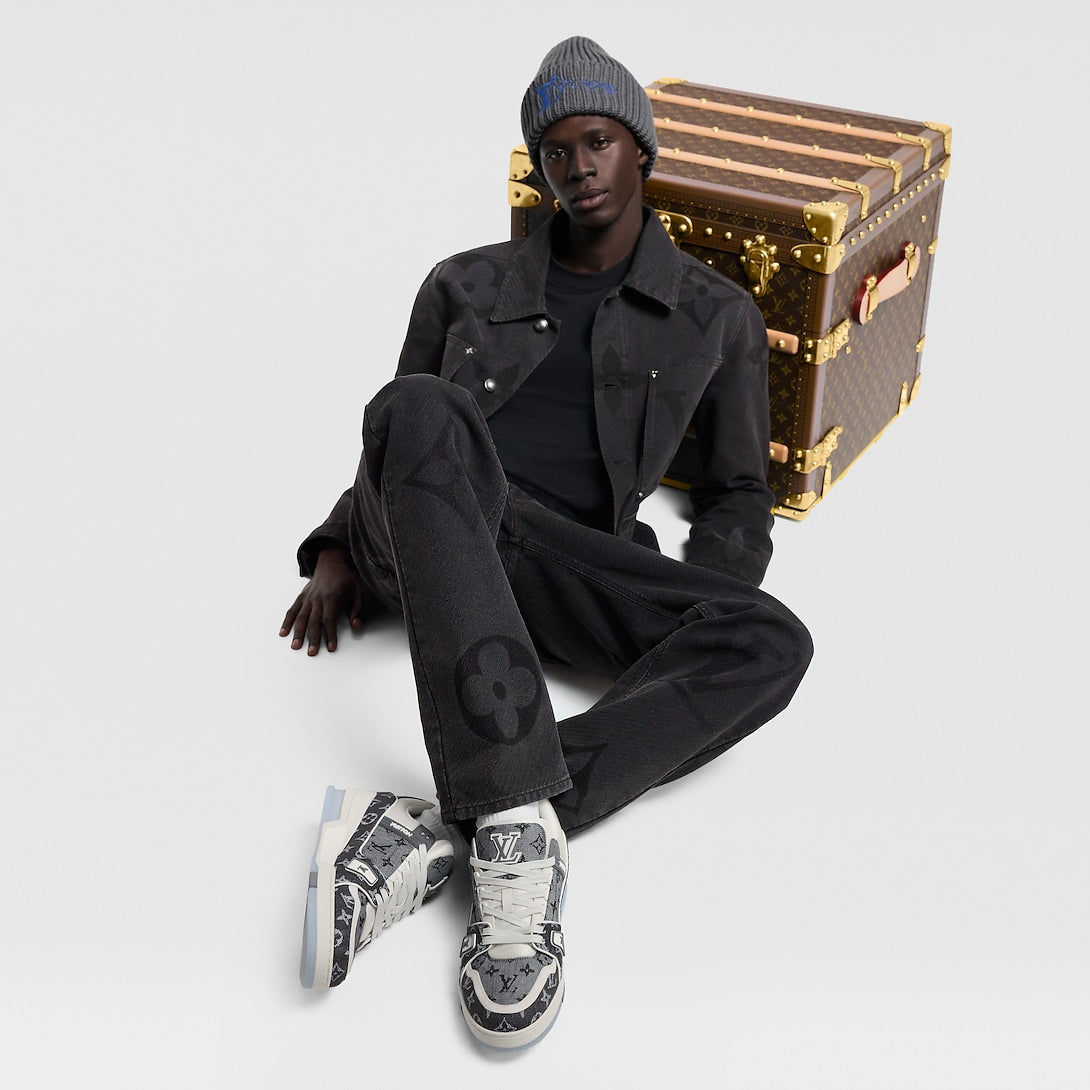 L Sneakers