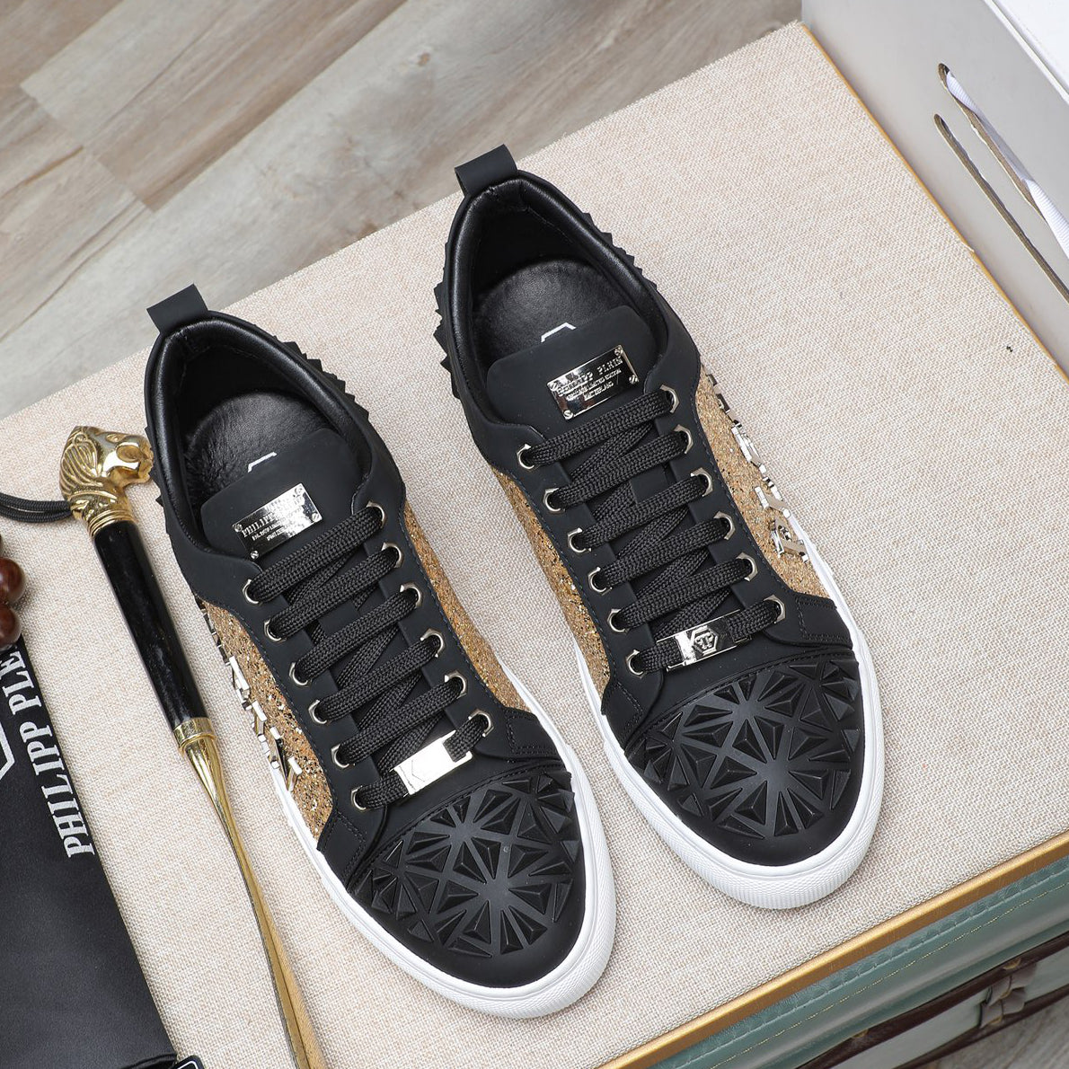 Sneakers