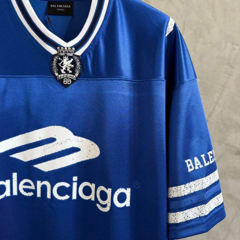 B T-shirt