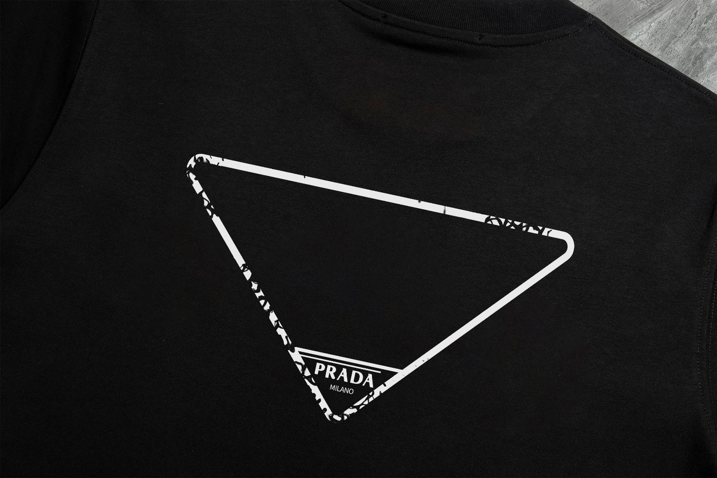 P t-shirt