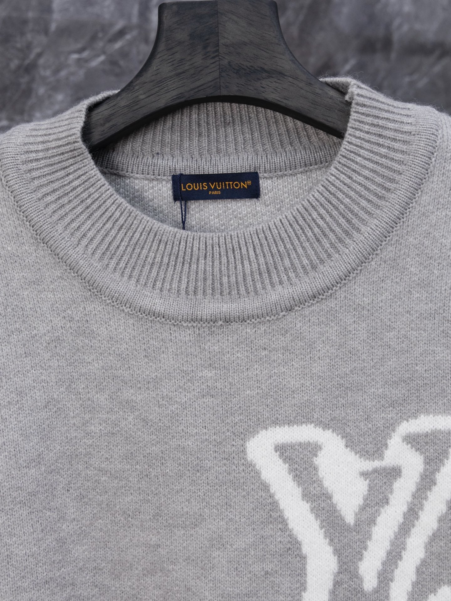 L hoodie