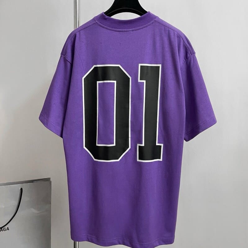 B T-shirt