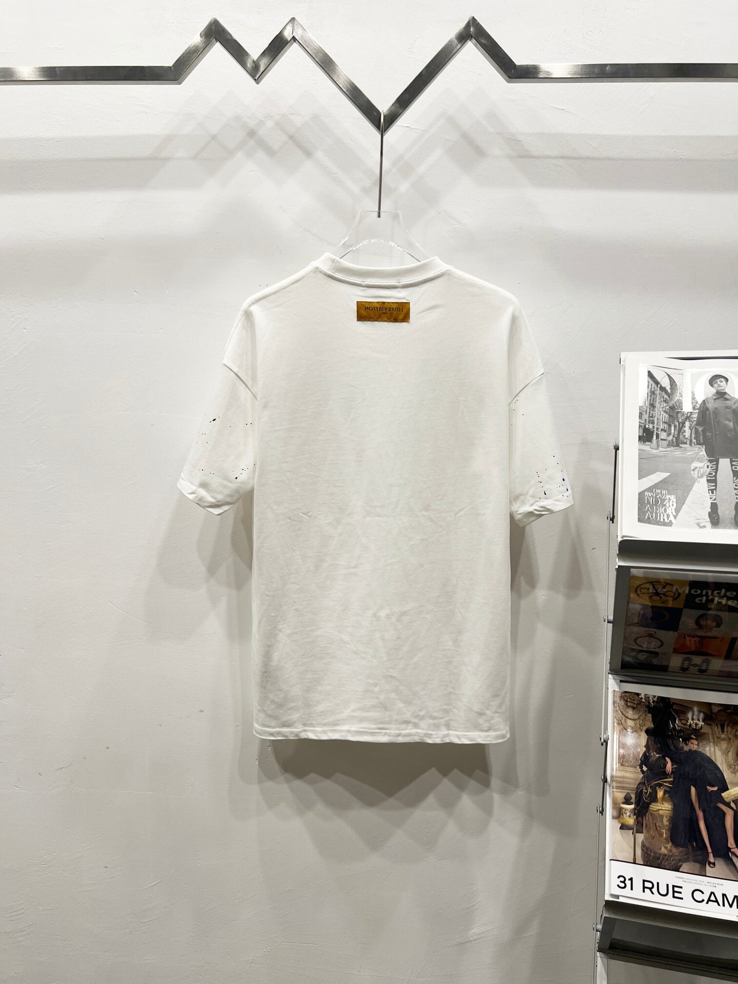 L t-shirt