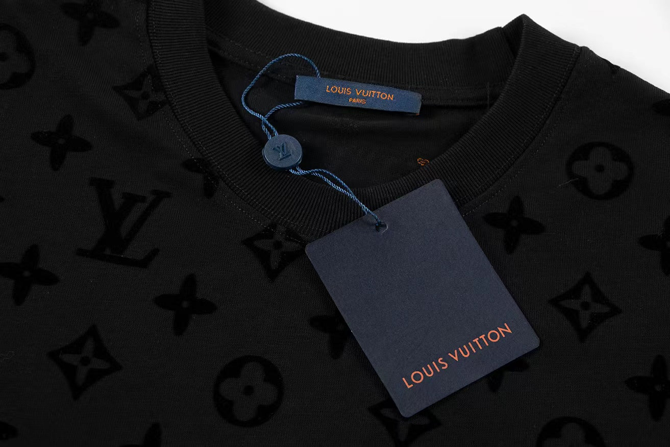 L t-shirt