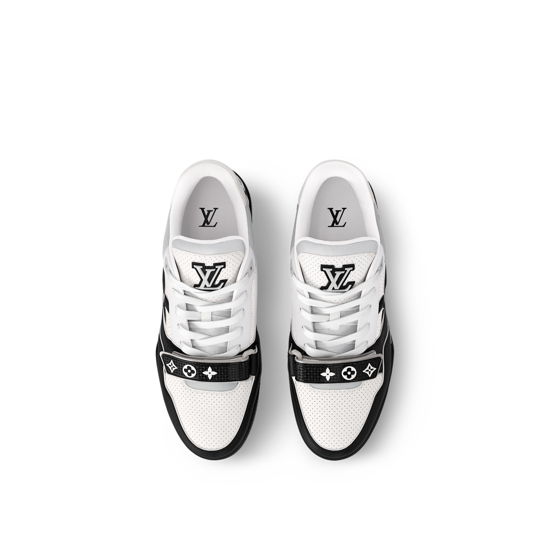 L Sneakers
