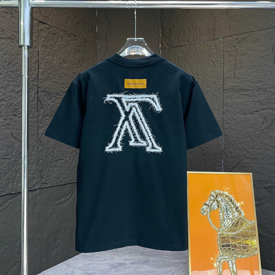 L t-shirt