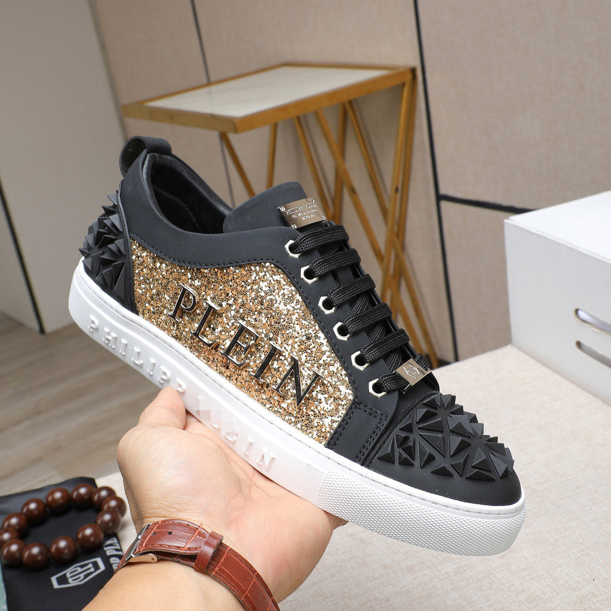 Sneakers