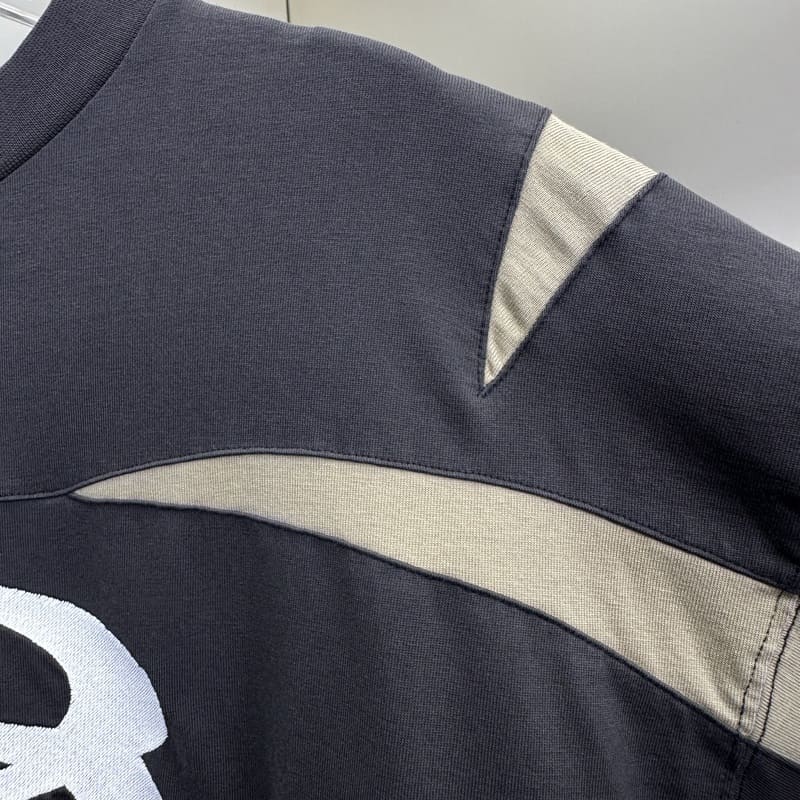 B T-shirt
